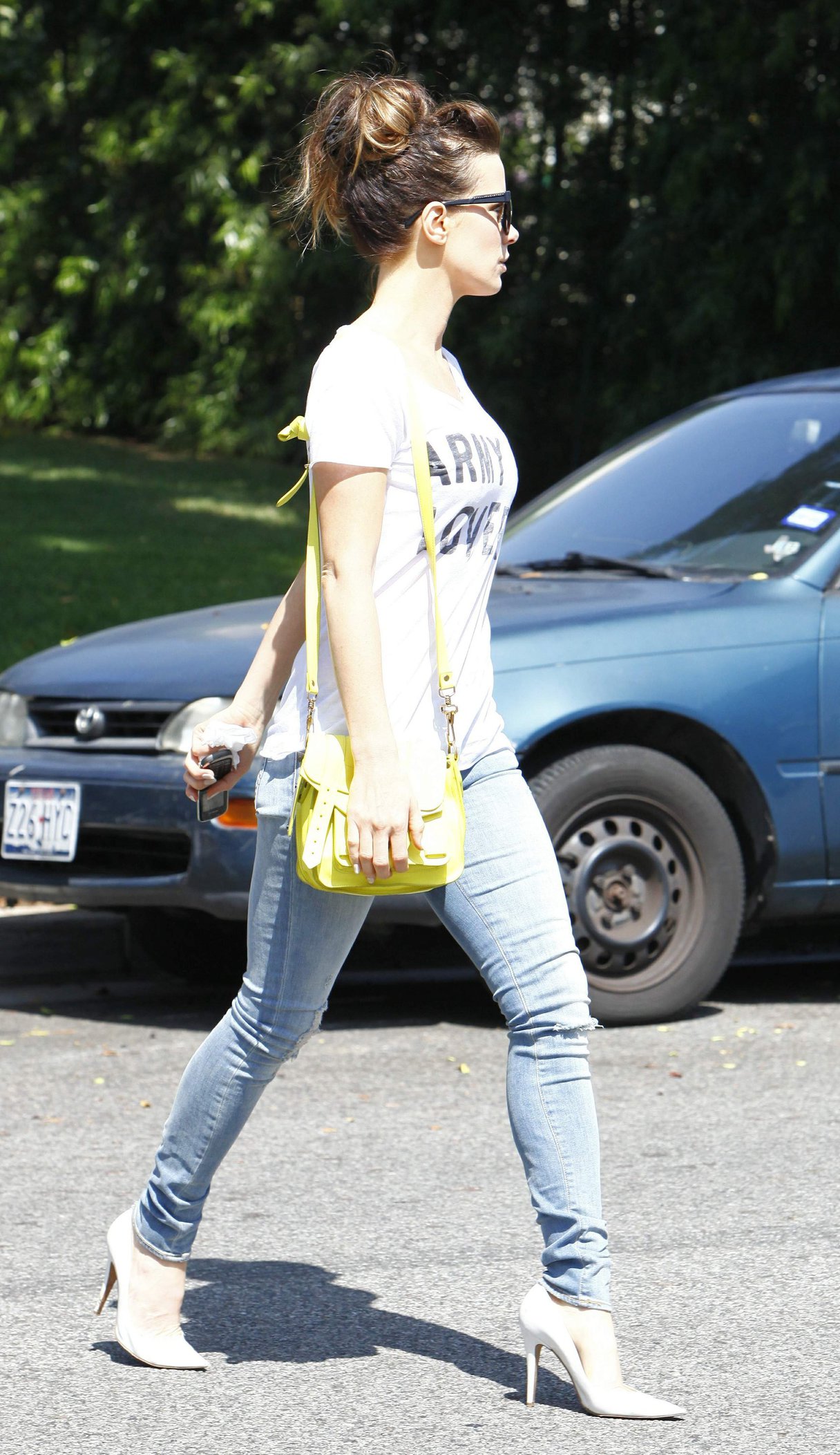 Kate Beckinsale Pictures Kate Beckinsale out and about - August 15, 2013