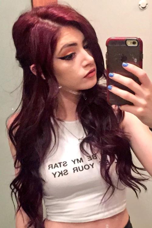 Chrissy Costanza taking a selfie