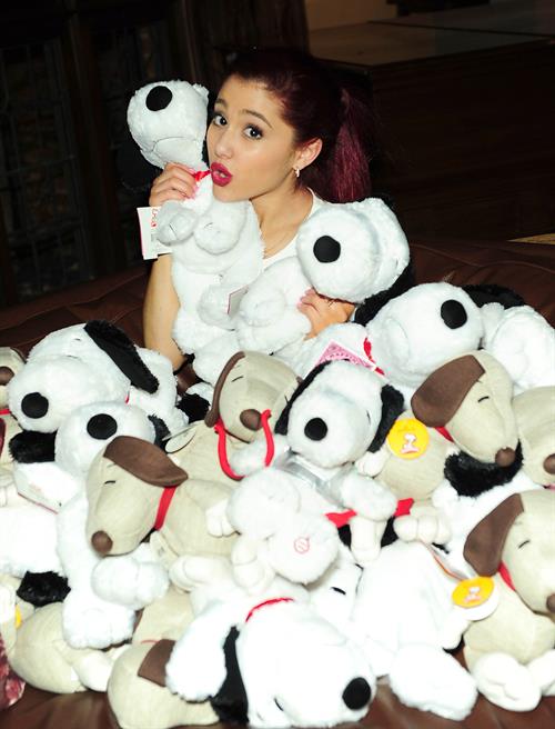 Ariana Grande Valentine Twitter party in Los Angeles 08-02-2012 