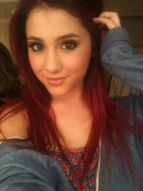 Ariana Grande Twitter and MySpace pics 