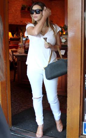 Kim Kardashian Out and about in Beverly Hills (November 14, 2013) 