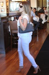 Kim Kardashian Out and about in Beverly Hills (November 14, 2013) 