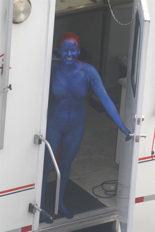 Jennifer Lawrence s On the Set of X-Men: Days of Future Past - Montreal, Canada (May 31, 2013) 