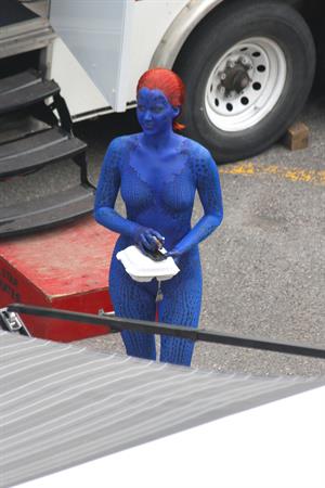 Jennifer Lawrence s On the Set of X-Men: Days of Future Past - Montreal, Canada (May 31, 2013) 
