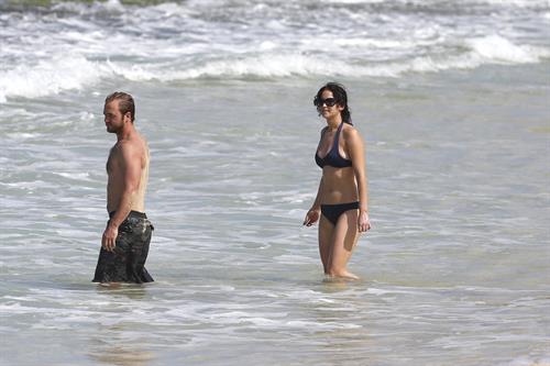 Jennifer Lawrence bikini candids in Hawaii 11/22/12 
