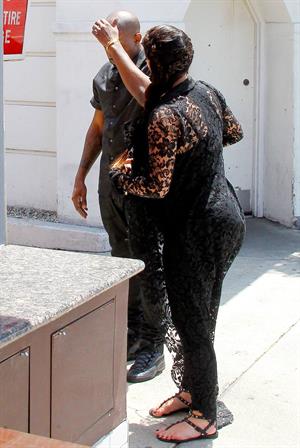 Kim Kardashian Goes house hunting with Kanye West in Bel Air (May 10, 2013) 