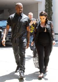 Kim Kardashian Goes house hunting with Kanye West in Bel Air (May 10, 2013) 