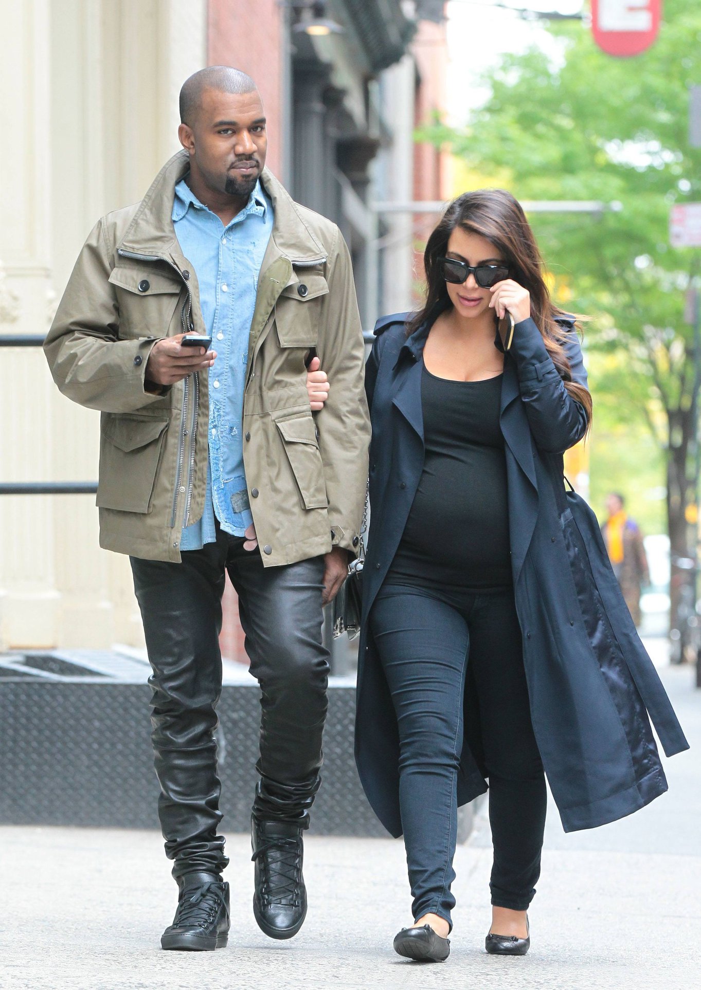 Kim Kardashian Takes an early morning stroll with Kanye West in SoHo (May 6, 2013) 