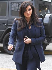 Kim Kardashian - Shops for lingerie at the the Curve Boutique in Los Angeles (05.02.2013) 