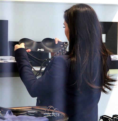 Kim Kardashian - Shops for lingerie at the the Curve Boutique in Los Angeles (05.02.2013) 