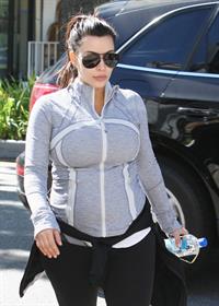 Kim Kardashian - Heads to the gym in Studio City (16.04.2013) 