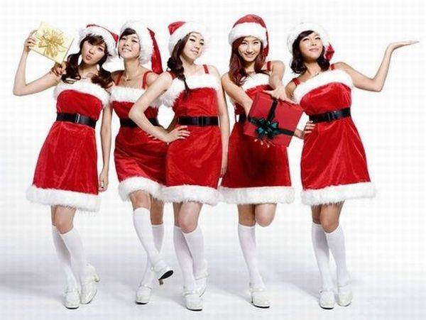 Hot Christmas Girls