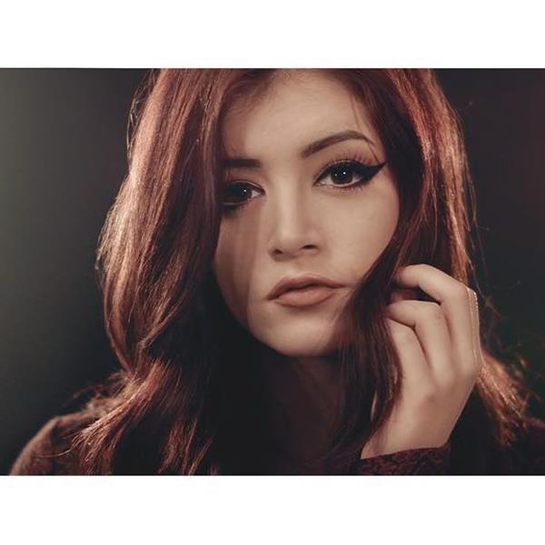 Chrissy Costanza