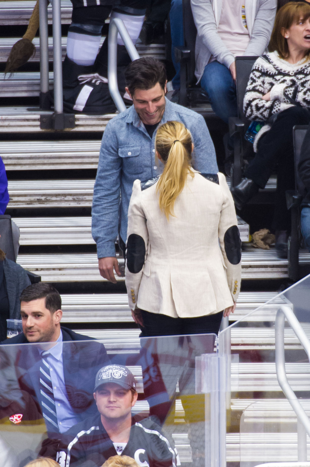 Kristen Bell with DaShepard at the Staples Center in Los Angeles (Feb 27, 2013) 