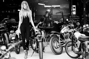 Hailey Clauson Sports Illustrated 2015 in body paint