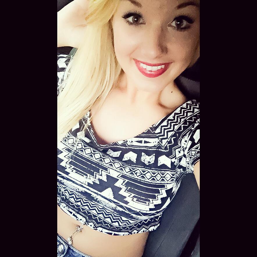 Mariah Alexis Vest Selfie Pictures Mariah Alexis Vest taking a selfie