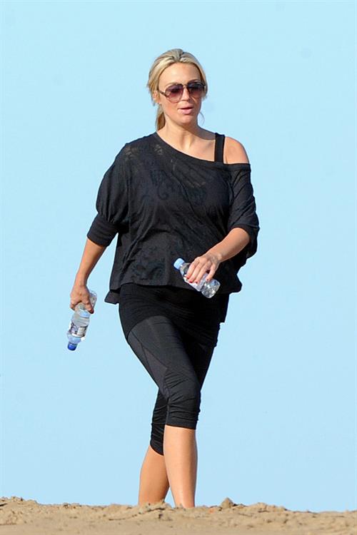Alex Curran - Personal training session on a beach on September 19, 2011