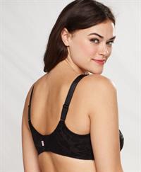 Myla Dalbesio in lingerie