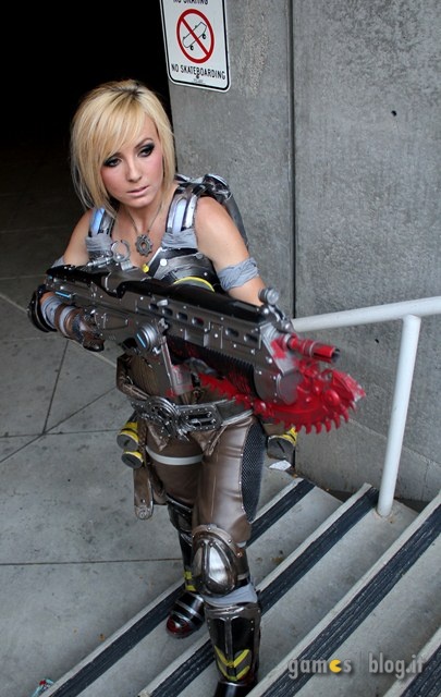 Jessica Nigri as Anya Stroud 