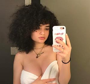 Diana Veras taking a selfie