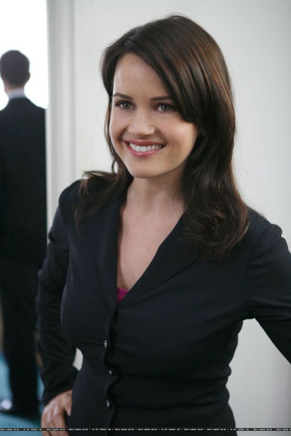 carla-gugino