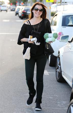 Alyson Hannigan Goes shopping in Santa Monica (November 7, 2013) 