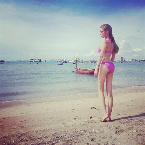 Valeria Lukyanova in a bikini - ass