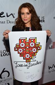 Alyssa Milano Chaz Dean's Holiday Party in Los Angeles (Dec 1, 2012) 