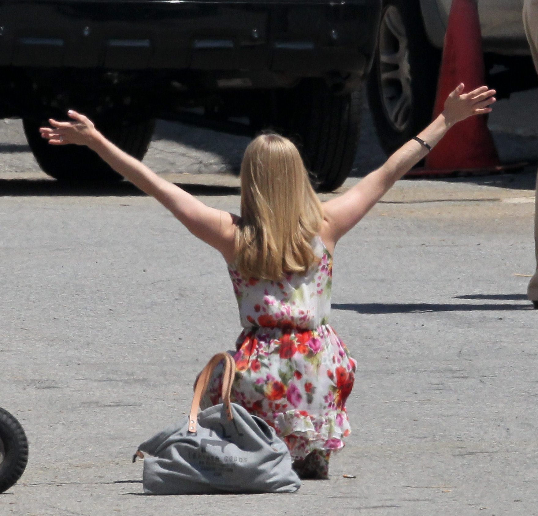 Amanda Seyfried on the set of The Wedding in Stamford on July 28, 2011