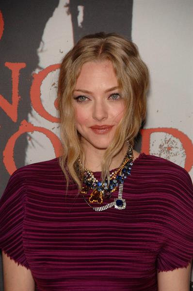 Amanda Seyfried Los Angeles premiere of Red Riding Hood at Graumans Chinese Theatre on March 7, 2011