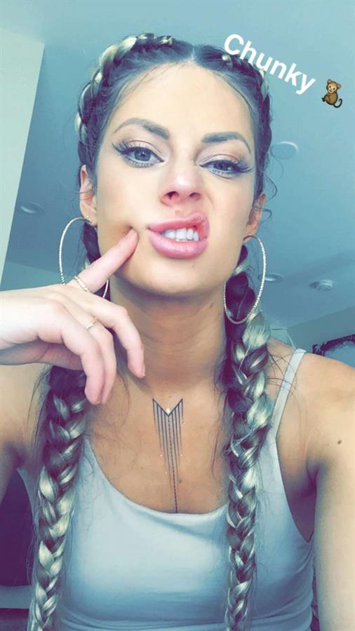 Hannah Stocking taking a selfie