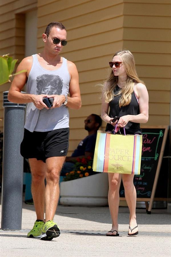 Amanda Seyfried Shopping In Los Angeles June 5, 2012