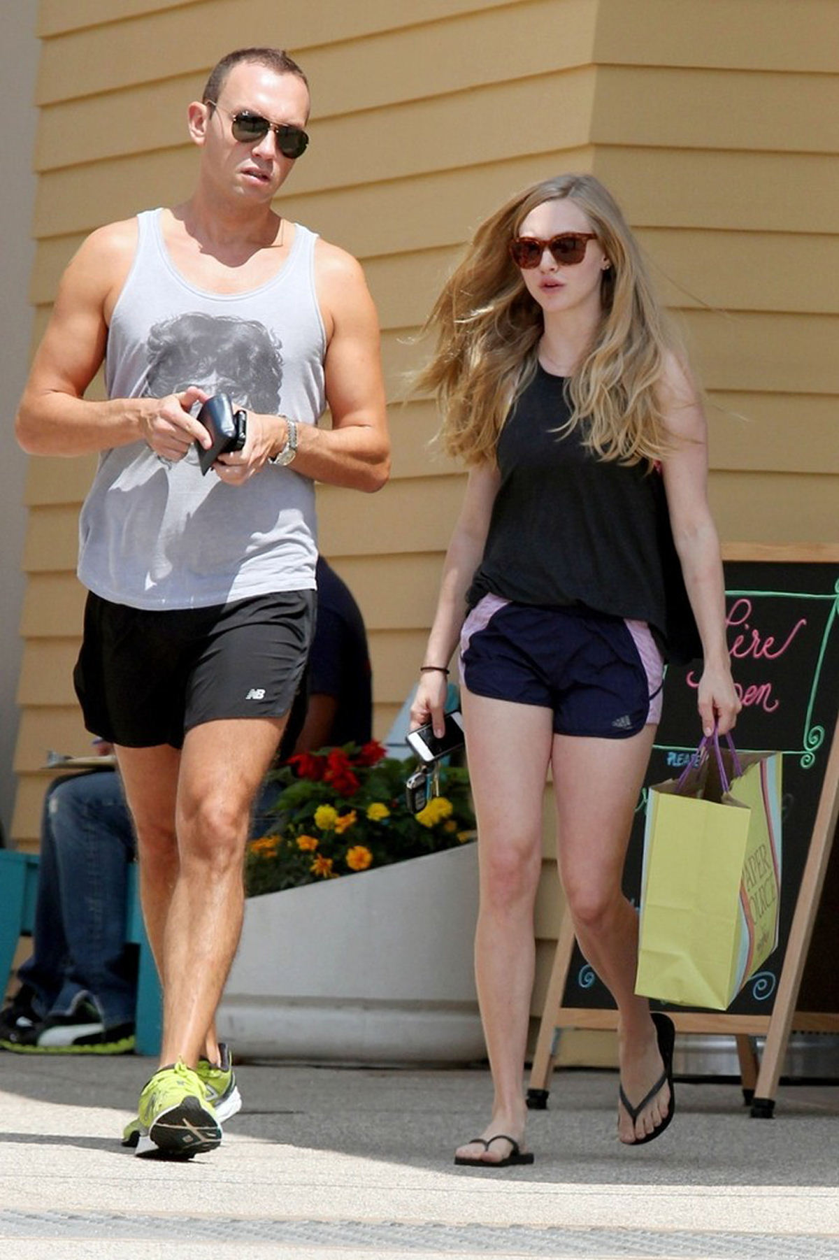 Amanda Seyfried Pictures Amanda Seyfried Shopping In Los Angeles June 5, 2012