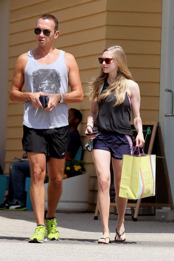 Amanda Seyfried Shopping In Los Angeles June 5, 2012