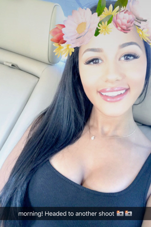 Katya Elise Henry taking a selfie