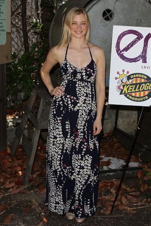 Amy Smart Environmental Media Assoc Organic Garden Lunch in Los Angeles on May 26, 2010 