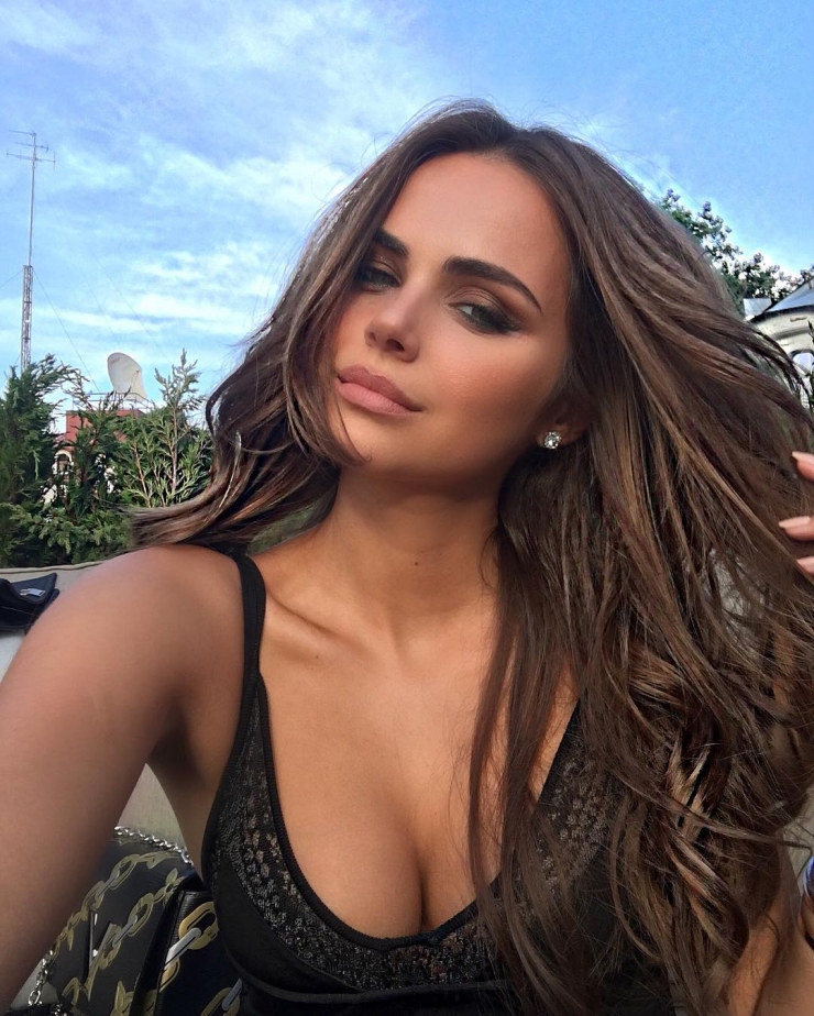 Xenia Deli taking a selfie