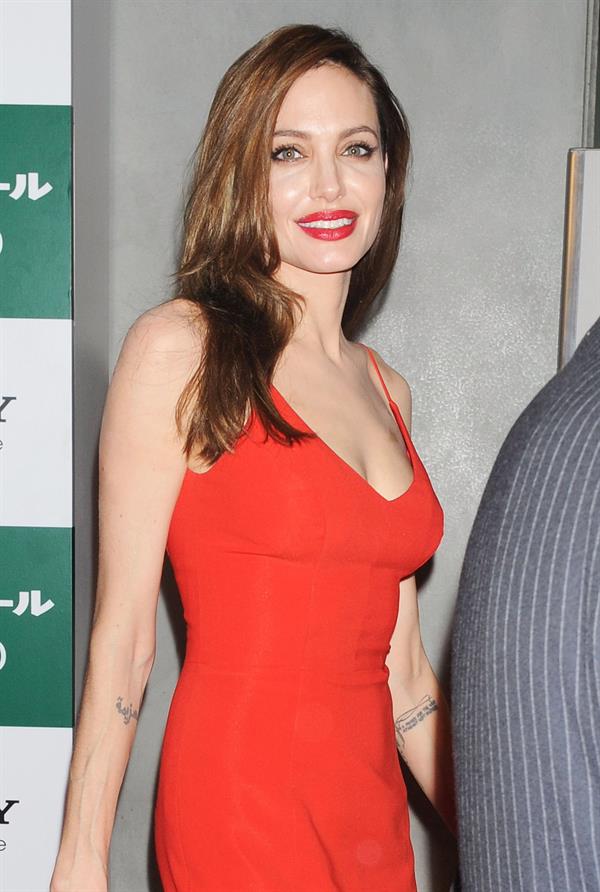 Angelina Jolie at the Moneyball premiere in Tokyo 9-11-2011 