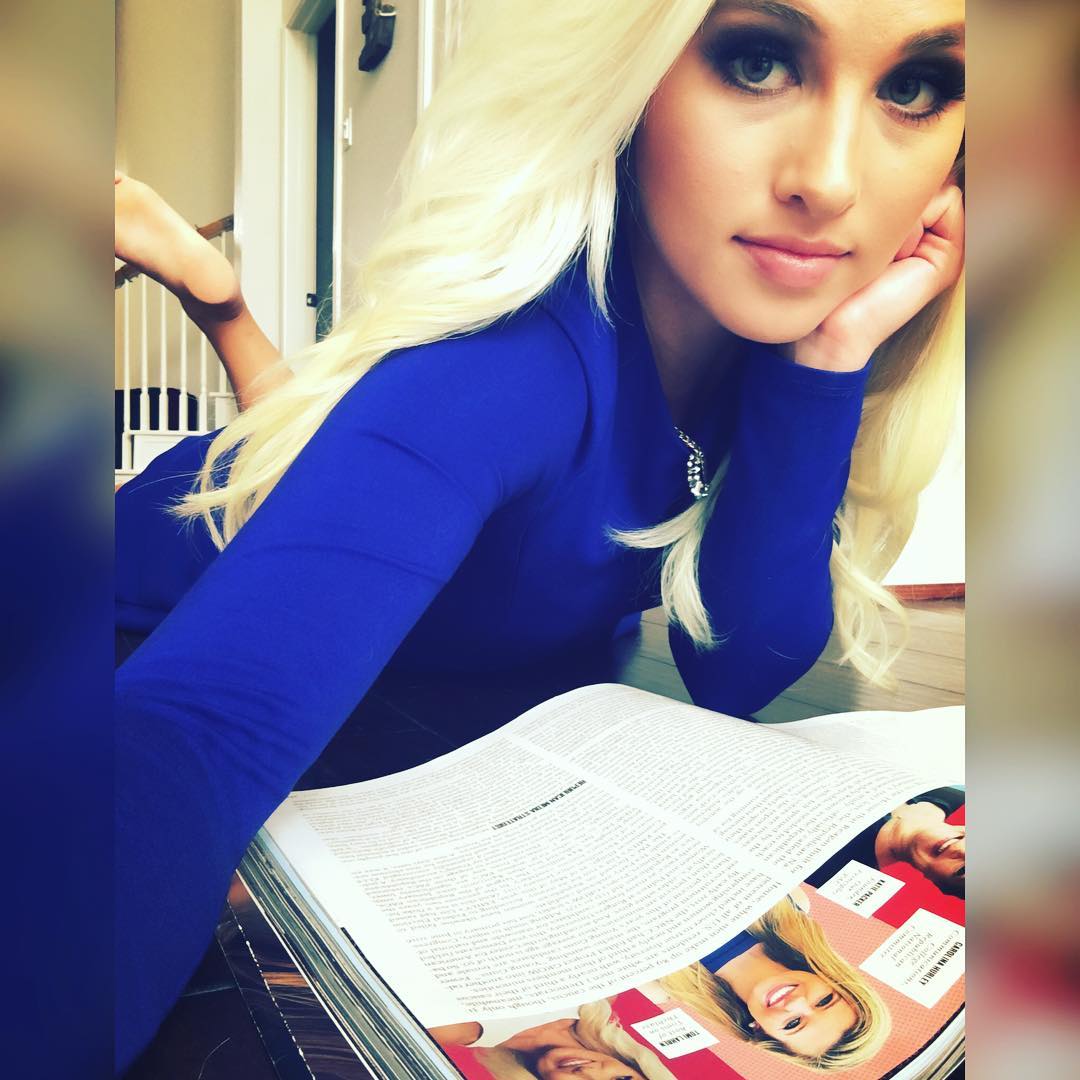Tomi Lahren taking a selfie
