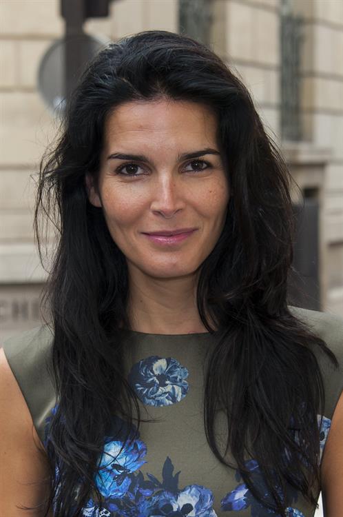 Angie Harmon Giambattista Valli fashion show at Paris Fashion Week on Sept 30, 2013 