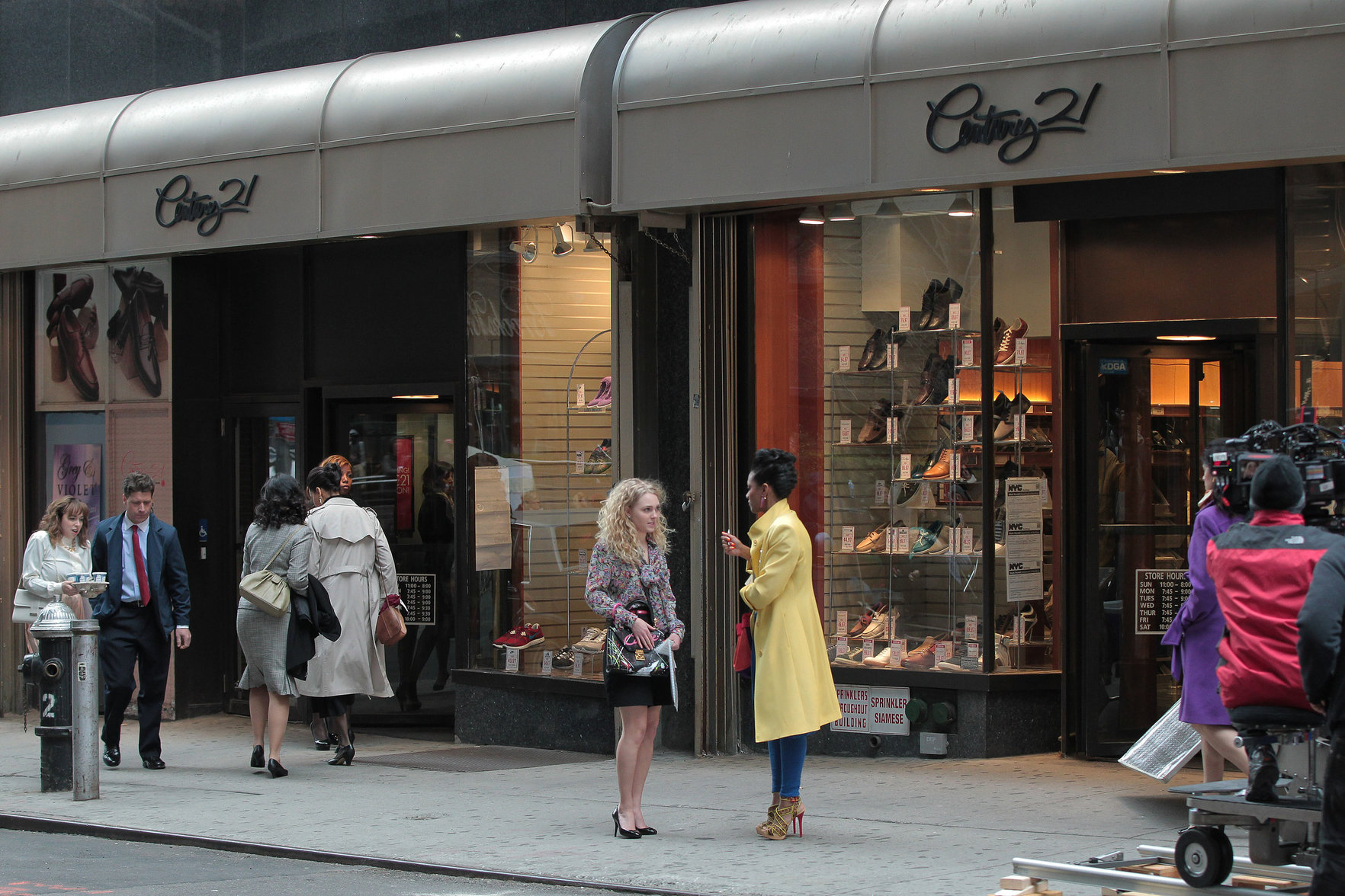 AnnaSophia Robb Pictures AnnaSophia Robb on the set of The Carrie Diaries in New York City on March 24, 2012