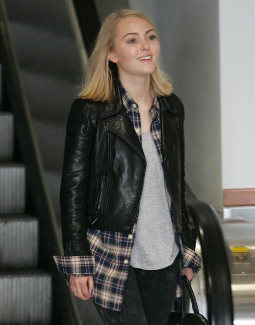 AnnaSophia Robb – at LAX Airport 1/12/13  