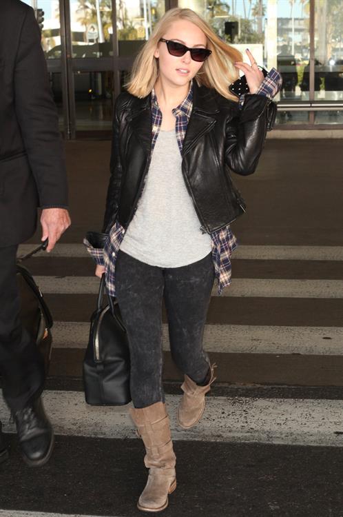 AnnaSophia Robb – at LAX Airport 1/12/13  