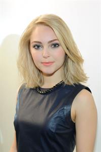 AnnaSophia Robb - Portraits At The Today Show In New York January 24, 2013 