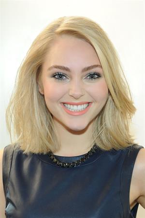 AnnaSophia Robb - Portraits At The Today Show In New York January 24, 2013 