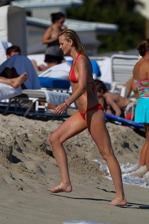 Anne Vyalitsyna bikini candids in Miami 11/22/12 