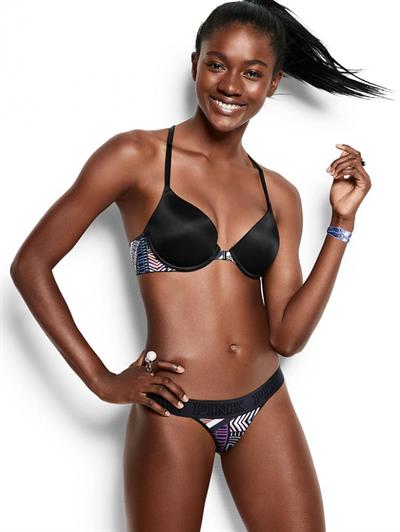 Zuri Tibby in lingerie