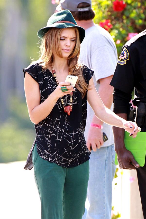 AnnaLynne McCord Filming 90210 in Los Angeles (November 14, 2012) 