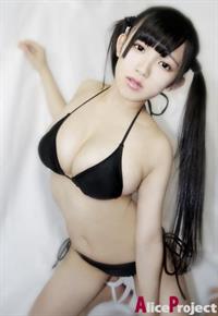 Jun Amaki Bikini Pictures Jun Amaki in a bikini
