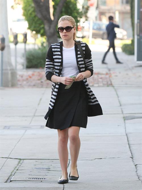 Anna Paquin at John Frieda Salon in Los Angeles on January 18, 2012